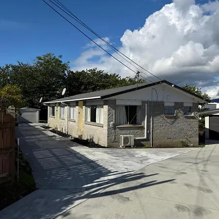 Under Walnut Tree Apartment